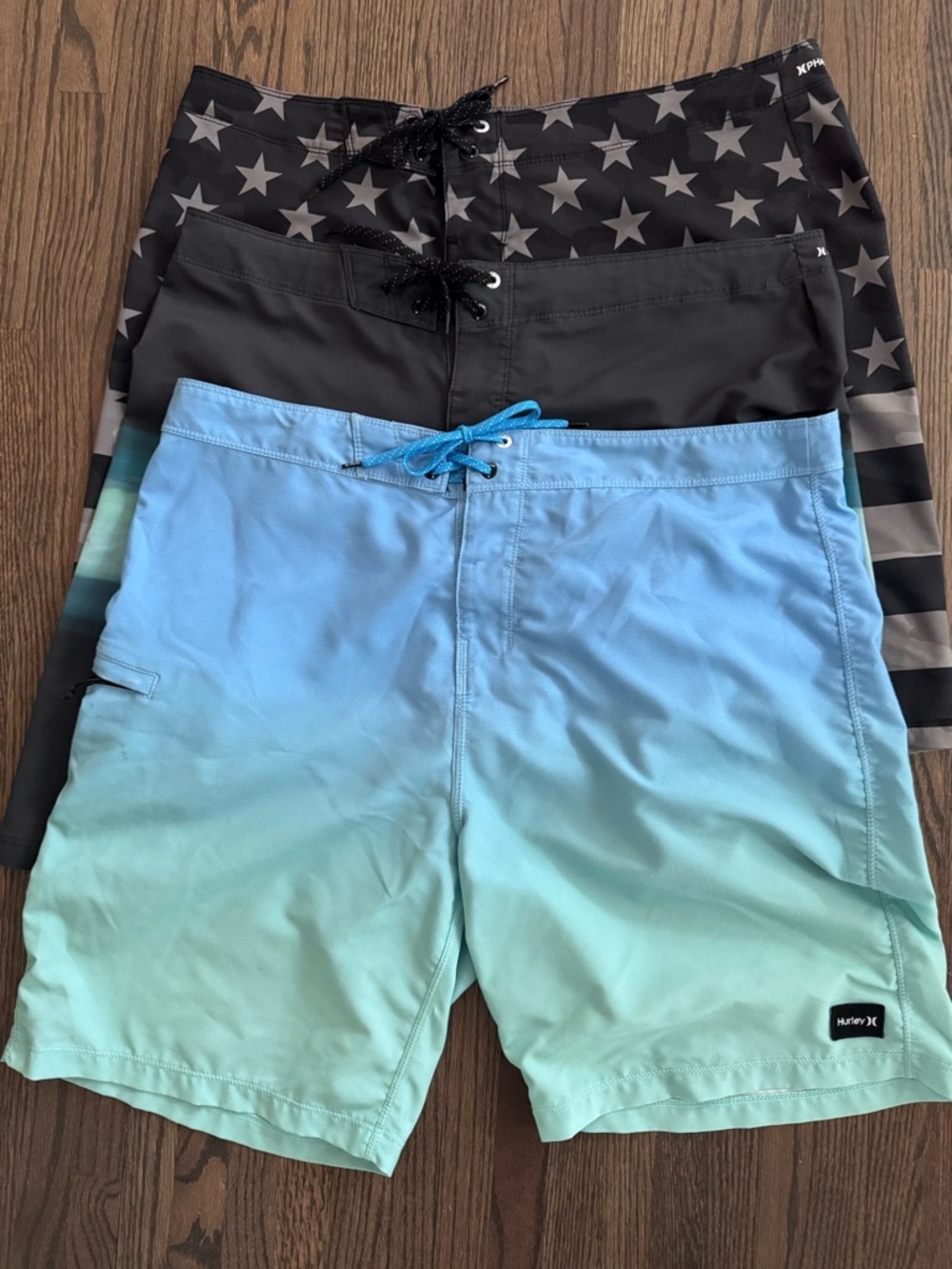 Hurley 3 pack Men’s Blue to Aqua Ombre Swim Board Shorts size 36